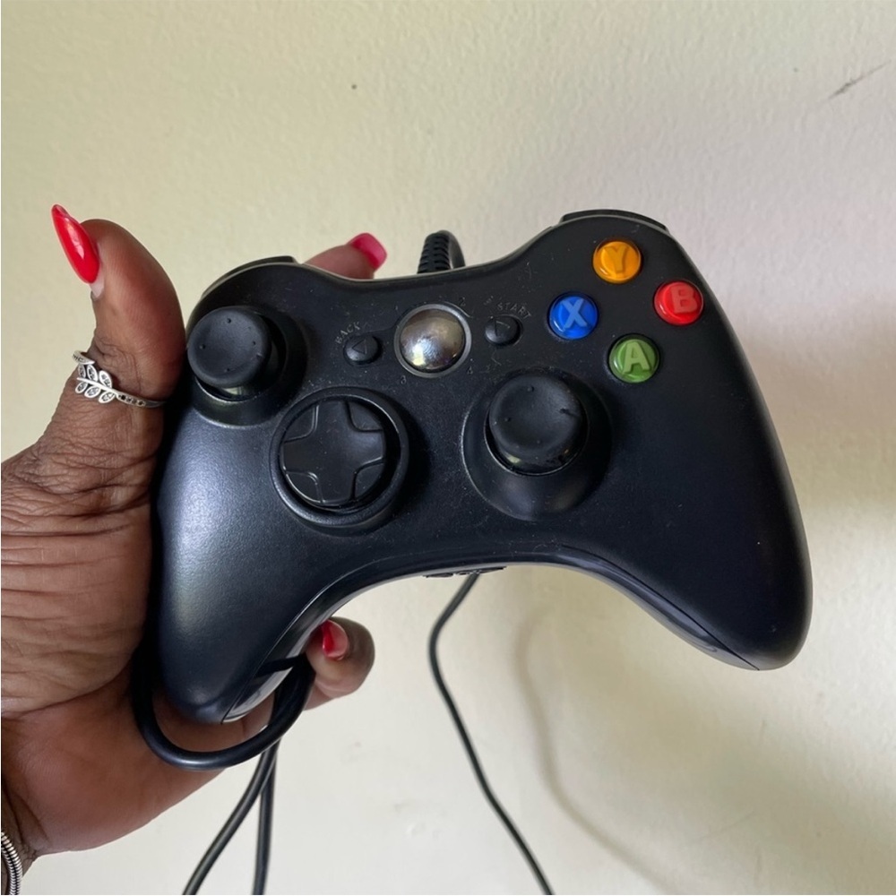 Black Xbox 360 Wired Controller for Gaming for parts not tested
